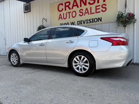 Used 2017 Nissan Altima 2.5 S w/ Power Driver Seat Package FWD image 9