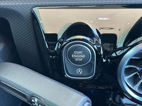 New 2025 Mercedes-Benz CLA 35 AMG 4MATIC image 19