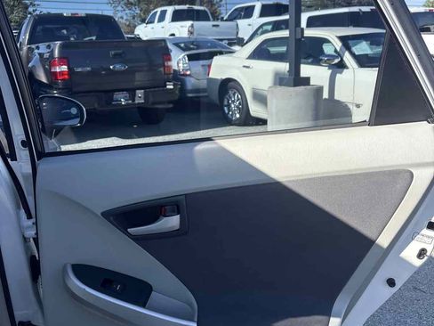 Used 2010 Toyota Prius Two FWD image 10