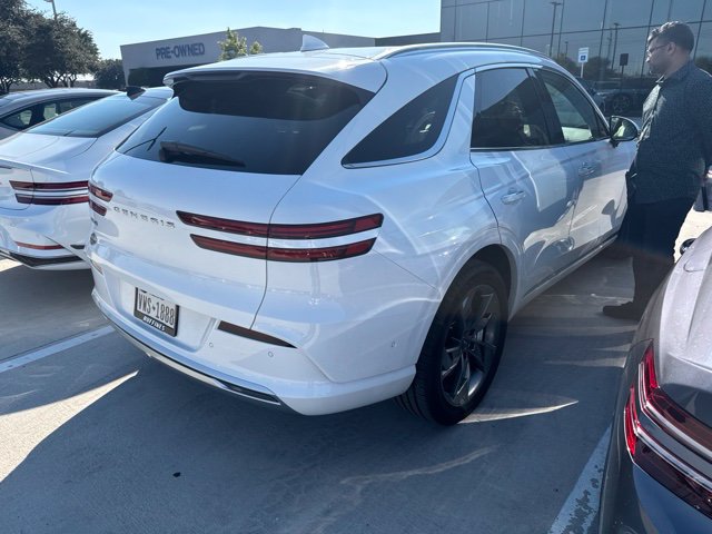 Used 2025 Genesis Electrified GV70 w/ Prestige Package AWD/4WD image 3