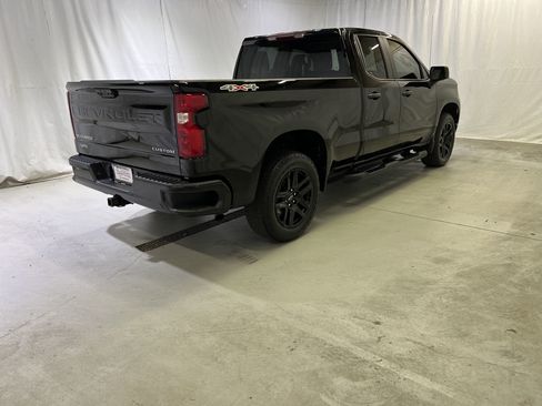 Used 2023 Chevrolet Silverado 1500 Custom AWD/4WD image 11