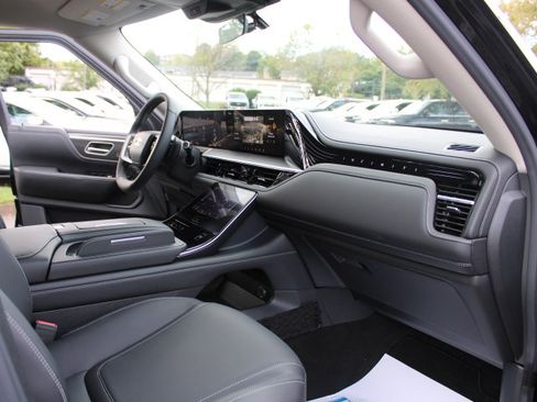 Used 2025 INFINITI QX80 Pure w/ Cargo Package image 37