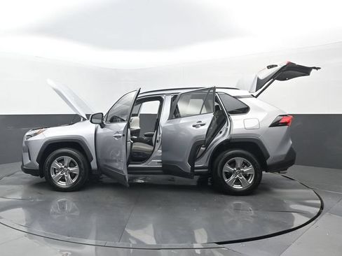 Used 2025 Toyota RAV4 XLE w/ Convenience Package FWD image 32