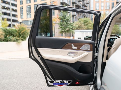 Used 2021 Mercedes-Benz GLS 450 4MATIC image 45