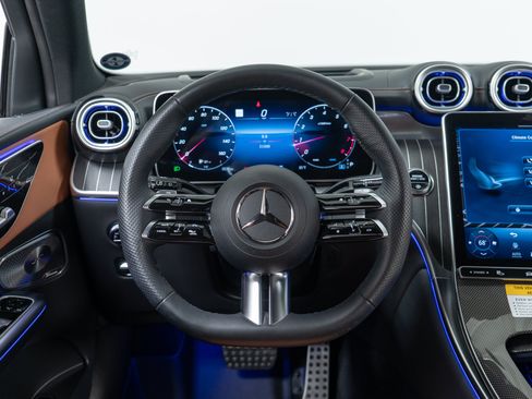 Used 2023 Mercedes-Benz GLC 300 4MATIC image 17