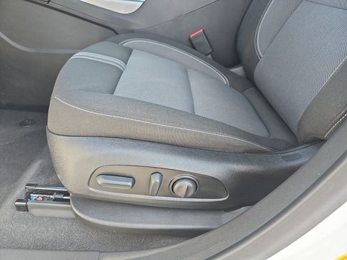 Used 2024 Chevrolet Blazer LT w/ Convenience Package FWD image 17