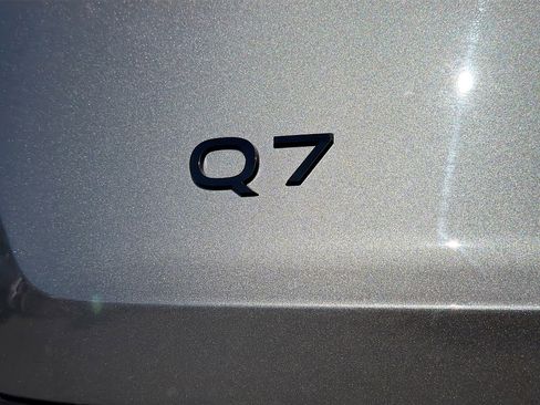 Used 2025 Audi Q7 3.0T Prestige image 11
