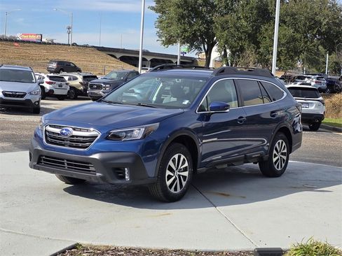 Used 2022 Subaru Outback Premium image 7
