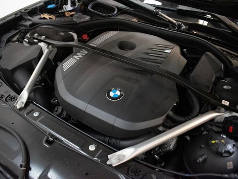 Certified 2026 BMW 740i xDrive AWD/4WD image 10