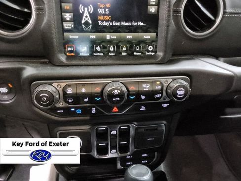 Used 2023 Jeep Wrangler Unlimited Sahara w/ Cold Weather Group AWD/4WD image 39