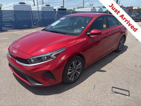 Used 2024 Kia Forte LXS FWD image 3