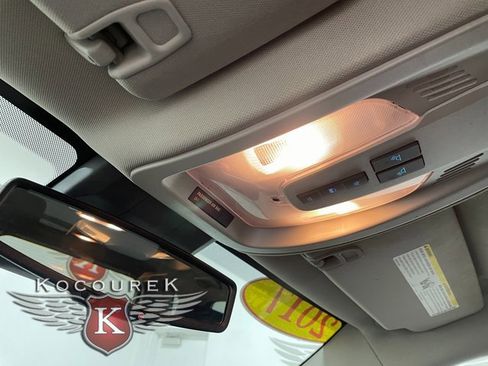 Used 2017 Chevrolet Equinox LT w/ Convenience Package image 18