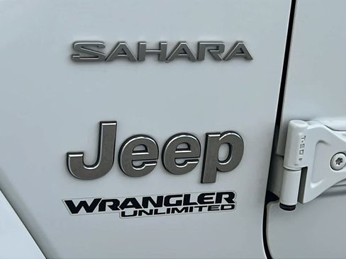Used 2020 Jeep Wrangler Unlimited Sahara image 28