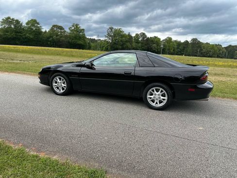 Used 2002 Chevrolet Camaro Z28 RWD image 9
