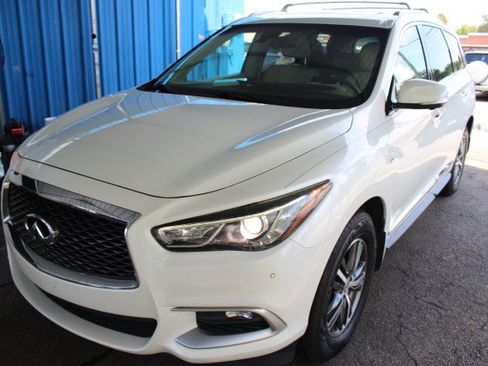 Used 2016 INFINITI QX60 Luxe w/ Premium Plus Package AWD/4WD image 3