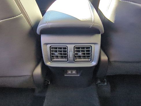 Used 2024 Toyota Venza Nightshade image 31