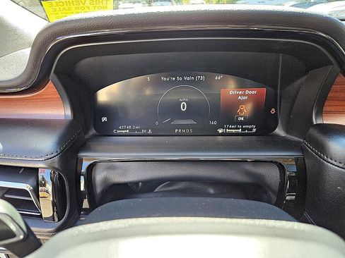 Used 2022 Lincoln Nautilus Reserve w/ Luxury Package image 27