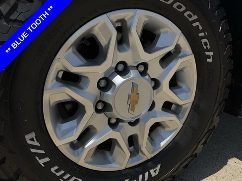Used 2024 Chevrolet Silverado 2500 LTZ AWD/4WD image 9
