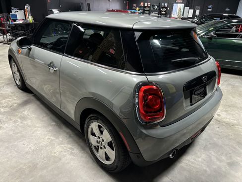Used 2019 MINI Cooper 2-Door Hardtop w/ Storage Package image 7
