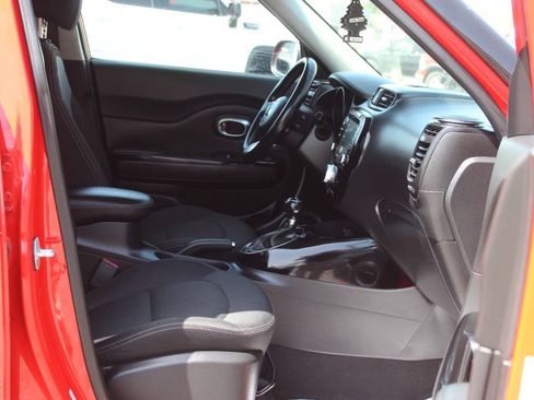 Used 2018 Kia Soul + w/ Audio Package FWD image 9