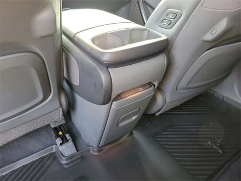 Used 2024 Kia EV9 Land image 11