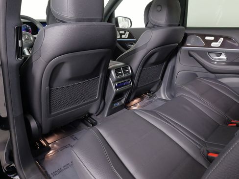 Used 2025 Mercedes-Benz GLS 450 4MATIC image 34