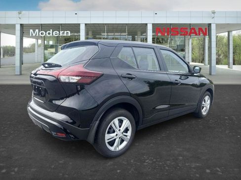 Certified 2025 Nissan Kicks Play S FWD image 5
