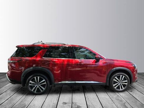 Used 2025 Nissan Pathfinder Platinum AWD/4WD image 6