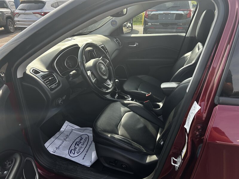 Used 2021 Jeep Compass Altitude w/ Sun & Sound Group AWD/4WD image 9