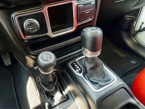 Used 2021 Jeep Wrangler Unlimited Sport AWD/4WD image 25