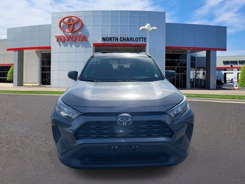 Used 2020 Toyota RAV4 LE image 4