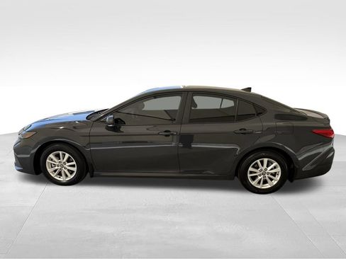 Used 2025 Toyota Camry LE w/ Convenience Package FWD image 10