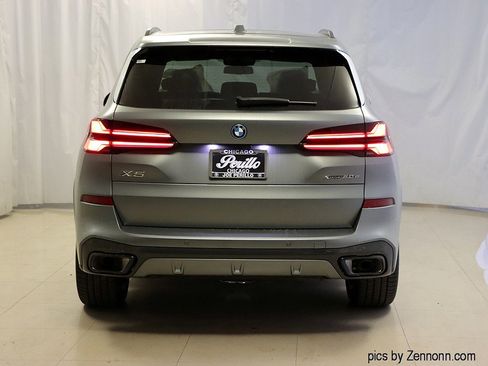 Used 2026 BMW X5 xDrive50e w/ M Sport Package image 9