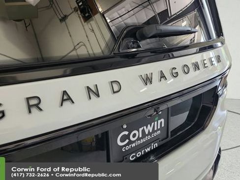 Used 2024 Jeep Grand Wagoneer Series III w/ Rear Seat Video Group 1 AWD/4WD image 35