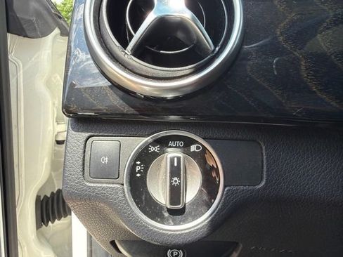 Used 2015 Mercedes-Benz GLK 350 4MATIC image 23