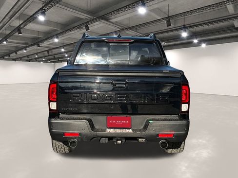 Used 2024 Honda Ridgeline Black Edition image 15