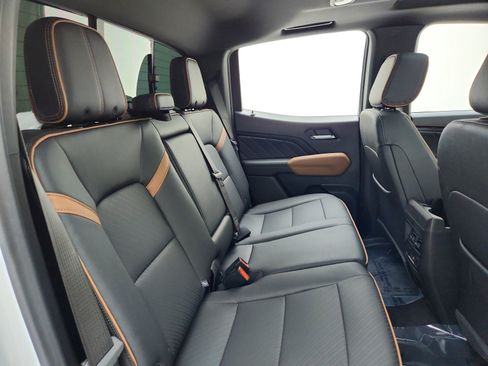 Used 2025 GMC Canyon AT4 w/ Technology Plus Package AWD/4WD image 32
