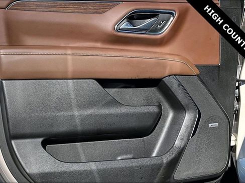 Used 2022 Chevrolet Suburban High Country image 19