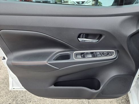 New 2025 Nissan Versa SR w/ Trunk Package FWD image 17