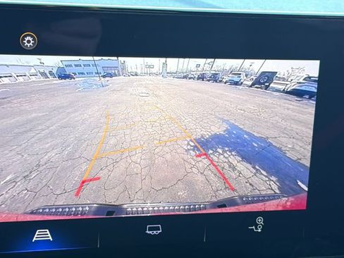 Used 2024 Chevrolet Colorado Z71 w/ Z71 Convenience Package 2 image 11