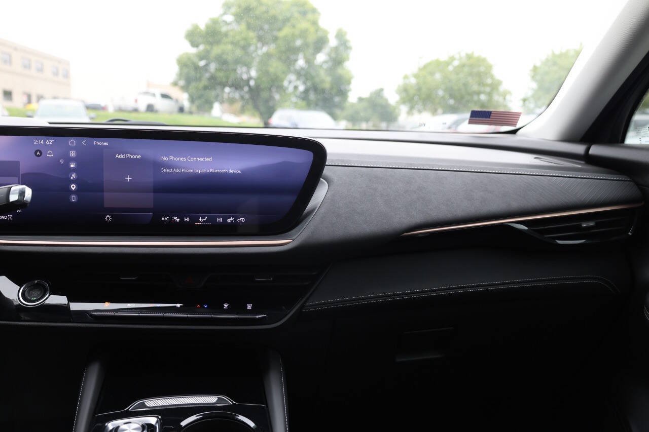 Used 2025 Buick Envision Sport Touring AWD/4WD image 24