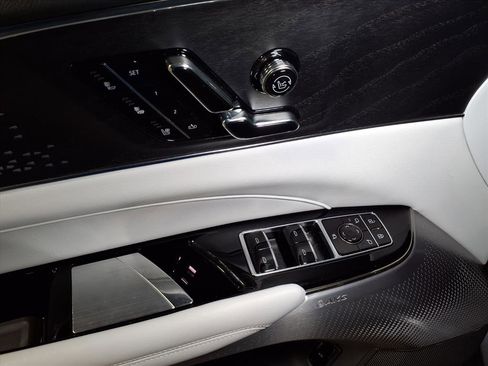 Certified 2023 Cadillac Lyriq 2WD image 13