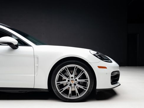 Used 2023 Porsche Panamera 4 AWD/4WD image 37