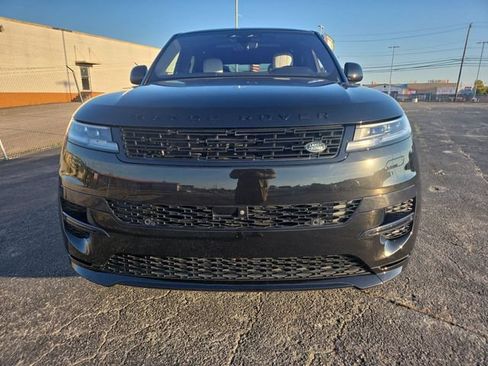 Used 2023 Land Rover Range Rover Sport SE Dynamic AWD/4WD image 3