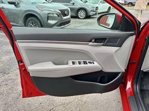 Used 2019 Hyundai Elantra Value Edition FWD image 11