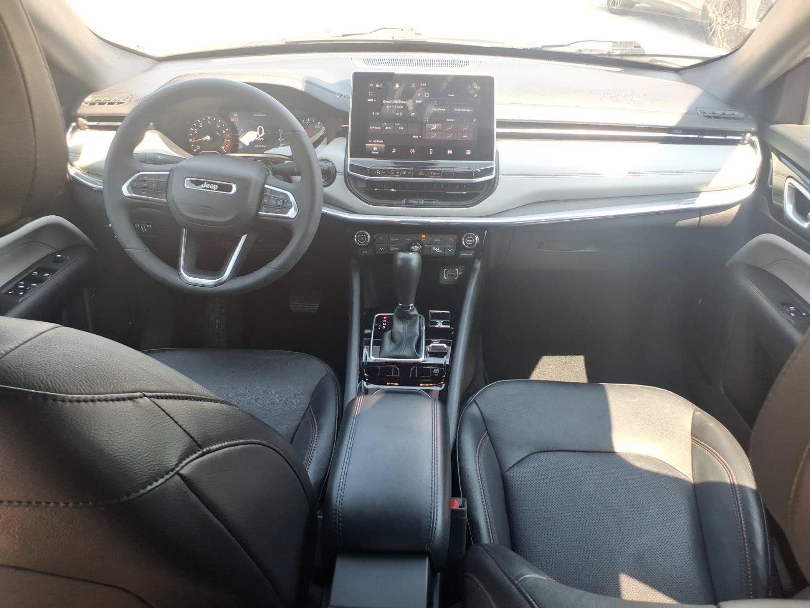 Used 2023 Jeep Compass Limited AWD/4WD image 10