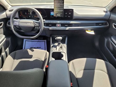 New 2026 Kia K4 FWD image 7