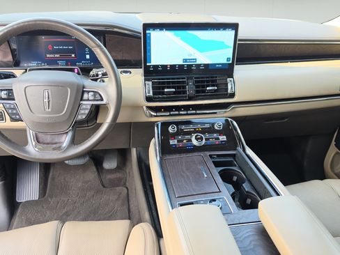Used 2024 Lincoln Navigator L Reserve AWD/4WD image 24