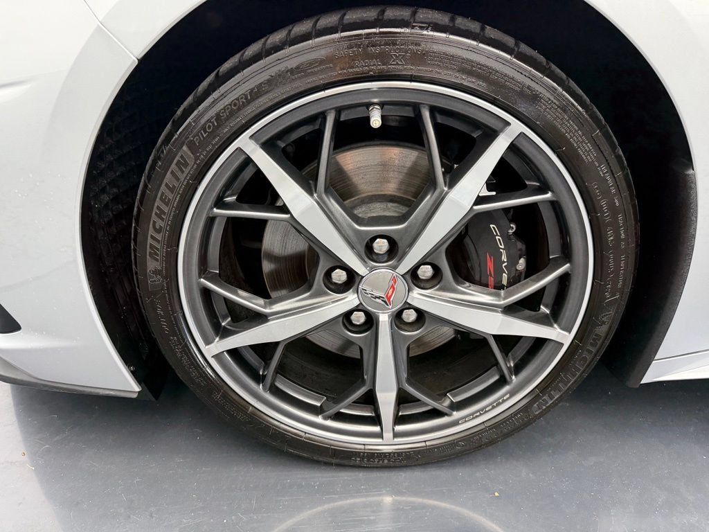Used 2020 Chevrolet Corvette Stingray Preferred Cpe w/ 2LT Preferred Equipment Group RWD image 36