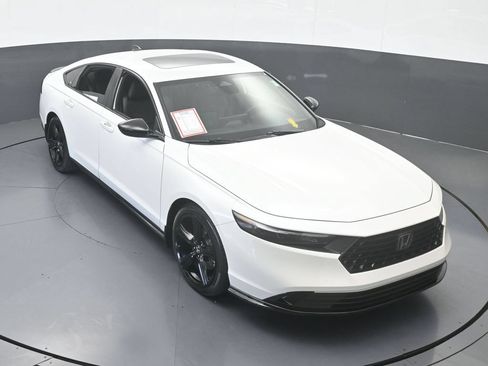 Used 2025 Honda Accord Sport image 54